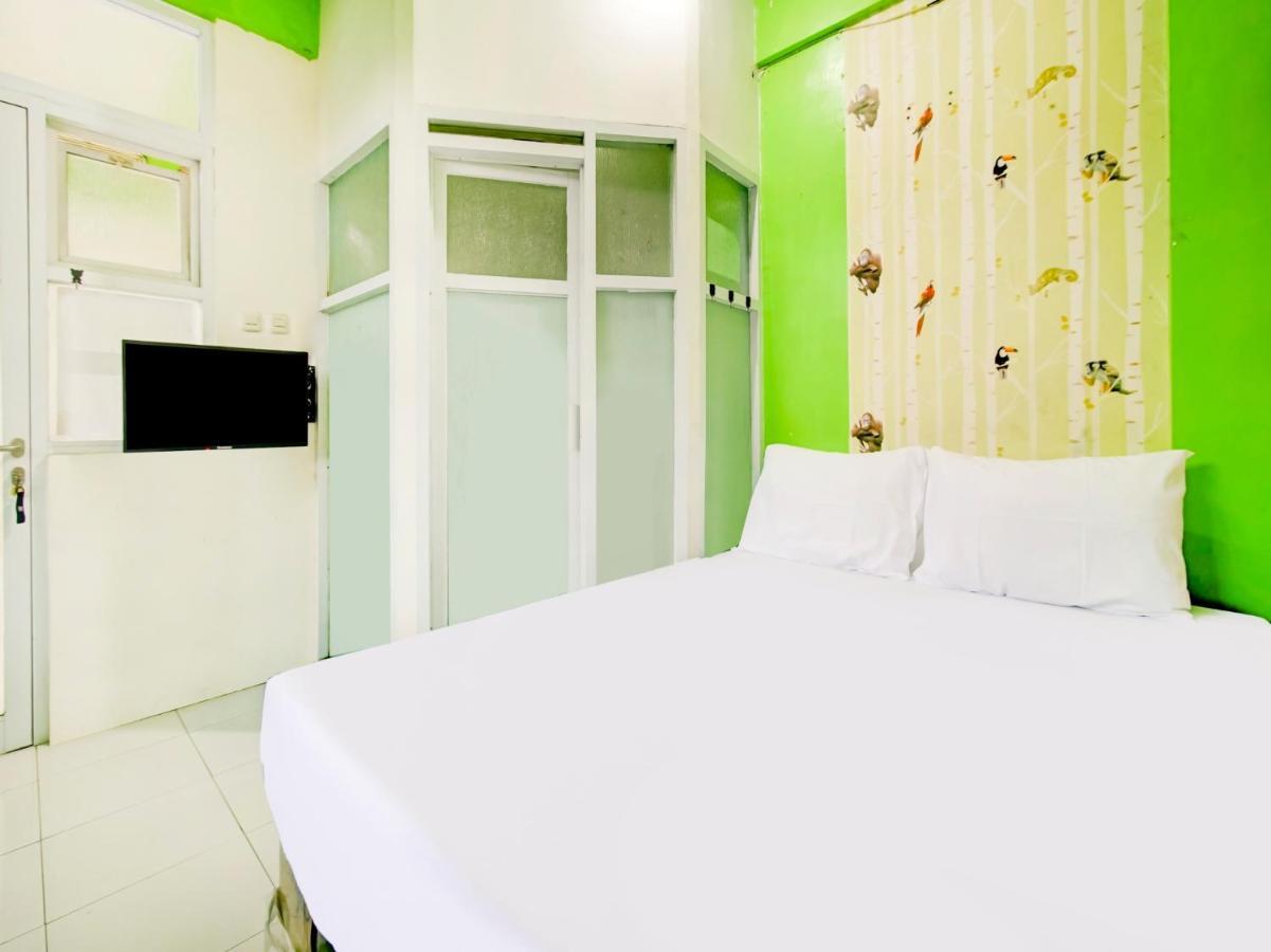 Oyo Life 3103 Opo Homestay & Kost Malang Exteriér fotografie