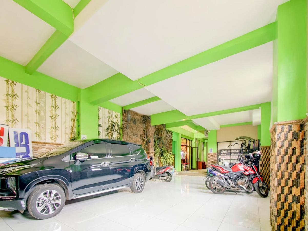 Oyo Life 3103 Opo Homestay & Kost Malang Exteriér fotografie
