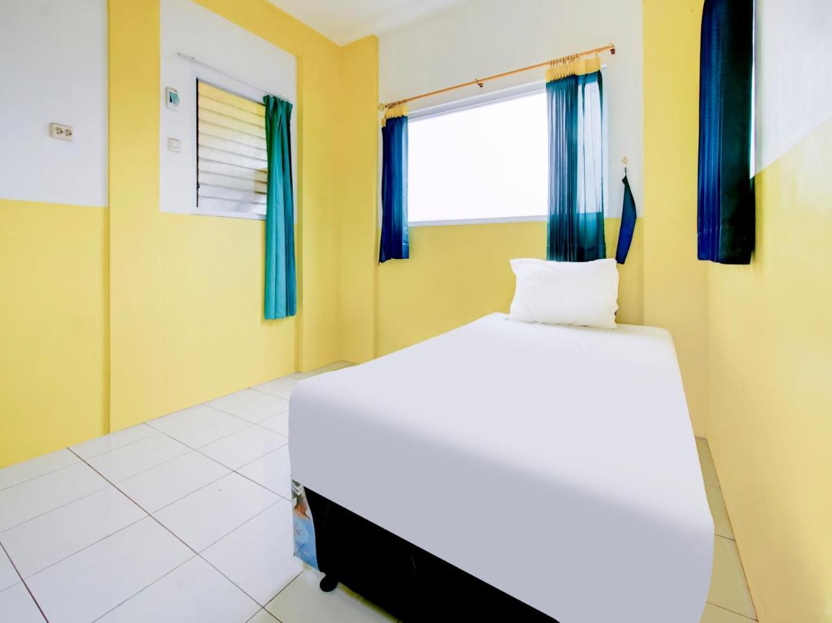 Oyo Life 3103 Opo Homestay & Kost Malang Exteriér fotografie