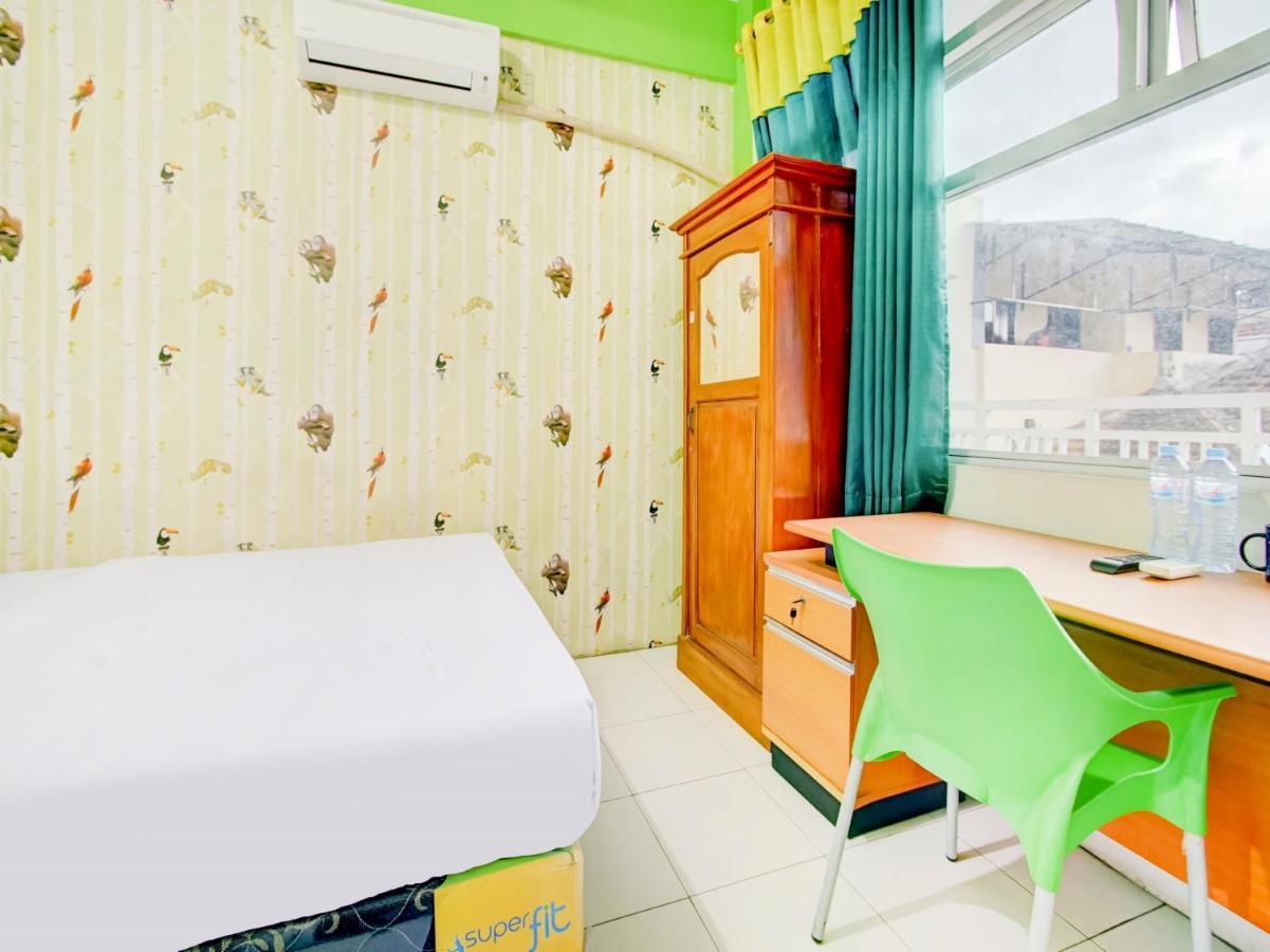 Oyo Life 3103 Opo Homestay & Kost Malang Exteriér fotografie