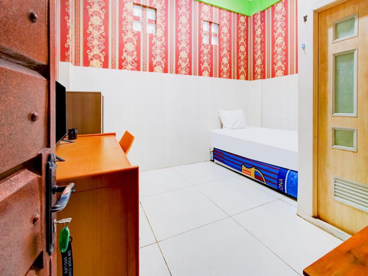 Oyo Life 3103 Opo Homestay & Kost Malang Exteriér fotografie